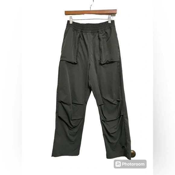 Nike Sportswear Dri-FIT Tech Pack Women's Mid-Rise Woven Pants size small petite - Picture 2 of 7